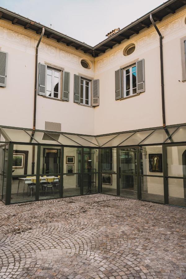Villa Manzoni 克罗诺奥赛里 外观 照片